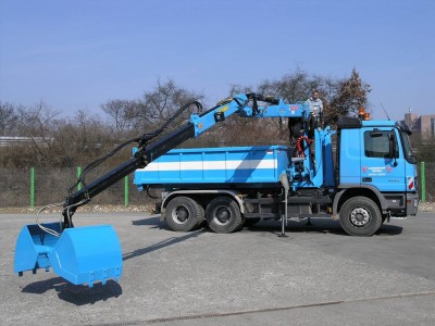 jonsered-1020-auf-krancontainer