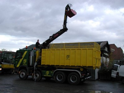 jonsered-1020-auf-krancontainer