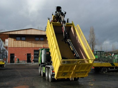 jonsered-1020-auf-krancontainer