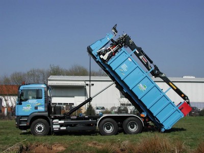 jonsered-1020-auf-krancontainer